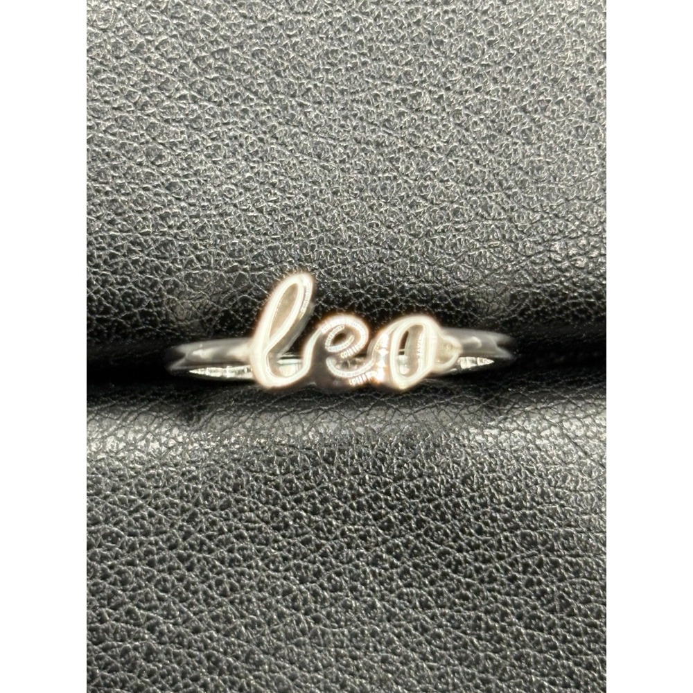 New Condition Sterling Silver Leo Zodiac Ring Size 7 G8